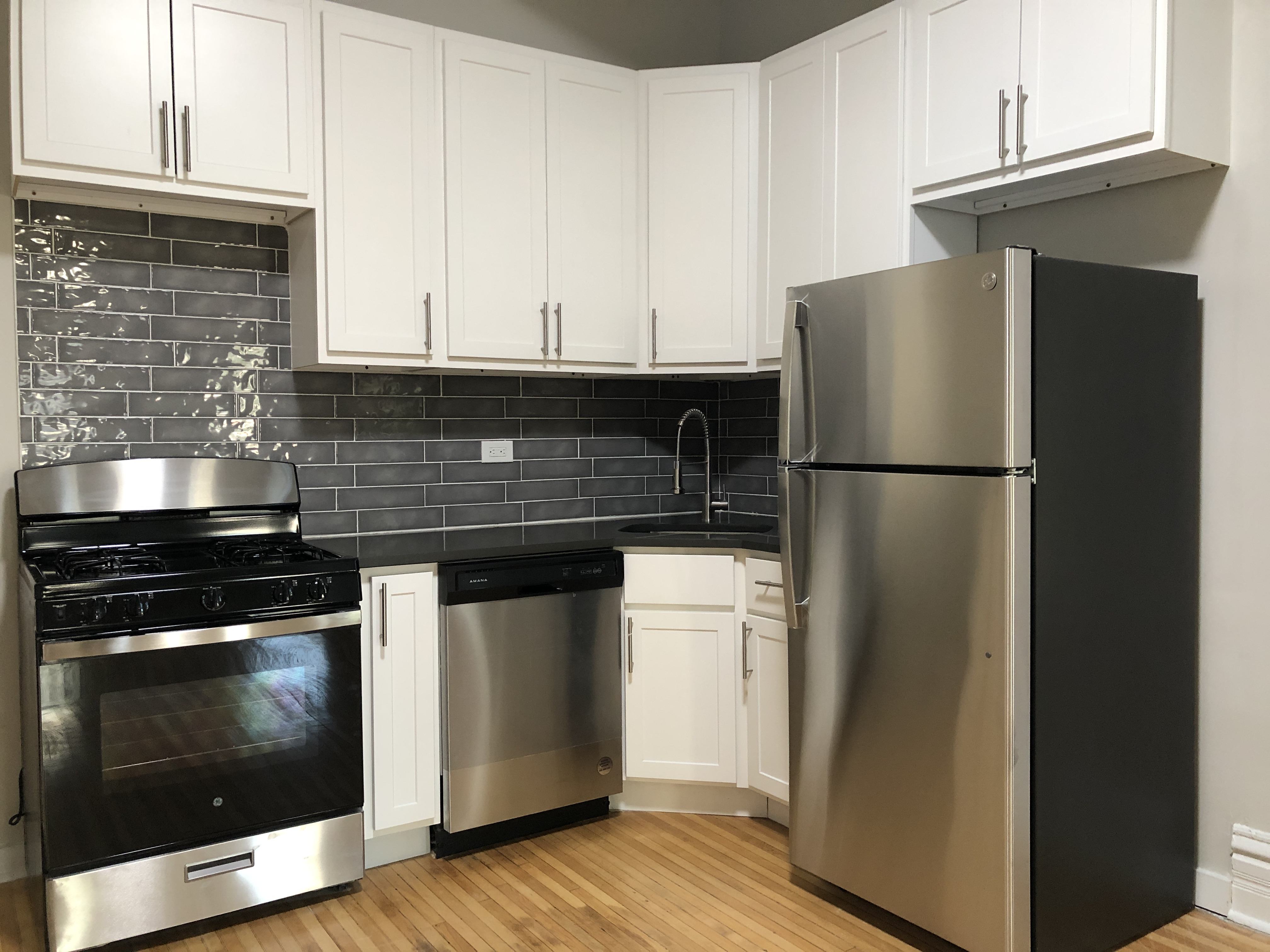 858 N. Wood St./1811 W. Iowa St. 858 N. Wood St., Chicago, IL 60622